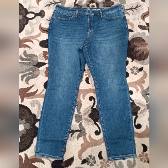 New York & Company Denim - NY & Co Womens Blue Jeans Classic Denim Mid-Rise Skinny Leg Stretch Sz 18 NWT